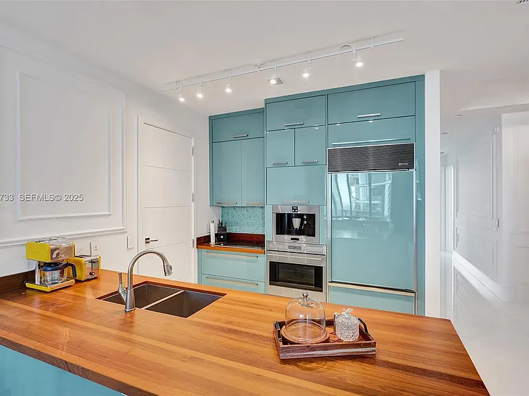 15811 Collins Ave #3302 — Photo 10