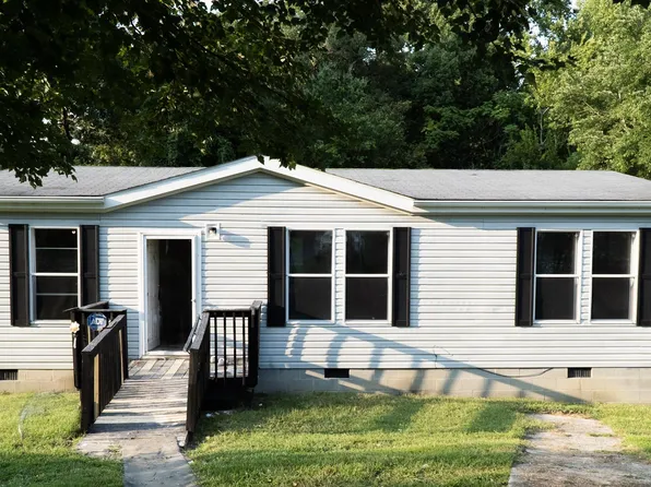 212 Tyler Court Ln, Crewe, VA 23930