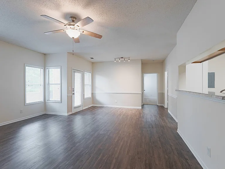 Cambridge Park Apartments — Photo 141