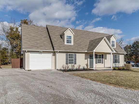 3rd image of 130 Stonefield Cir
