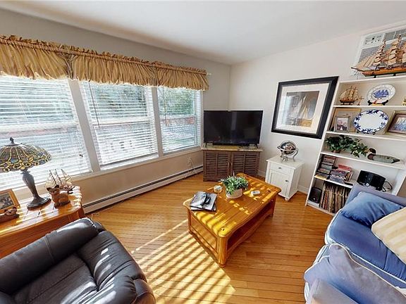 5th image of 315 Quintard St