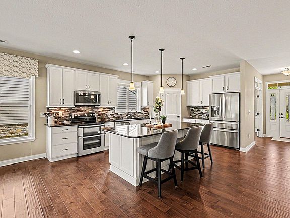 4th image of 1332 Woodlawn Ct