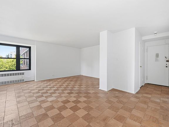 2nd image of 208 Broadway APT J602