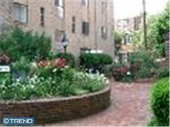 2nd image of 1110 Lombard St APT 1