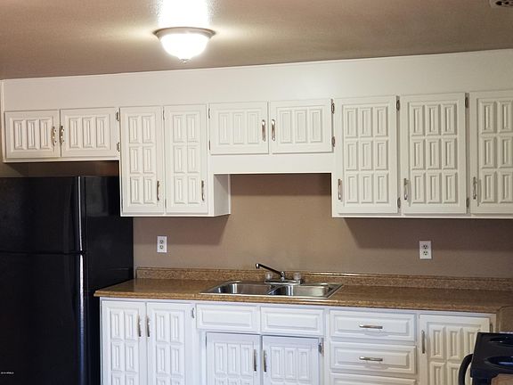 4th image of 2821 N 70th Ave
