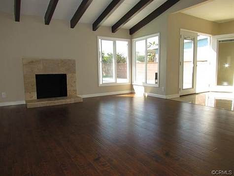 3rd image of 1627 N Fries Ave