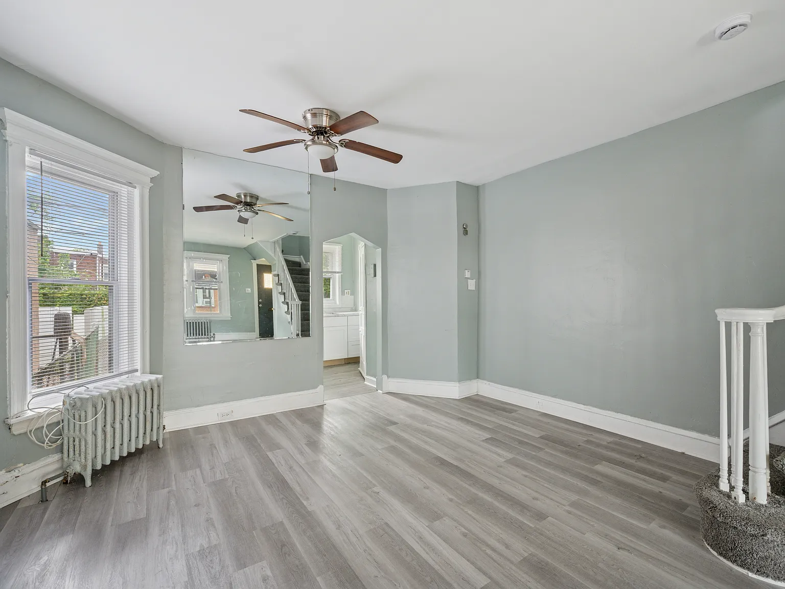 3 bed, $1,470 — Photo 2