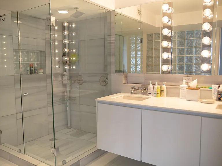 881 Ocean Dr #18H — Photo 39