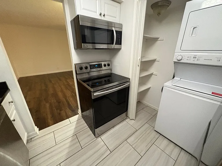 2325 Elliston Pl — Photo 4