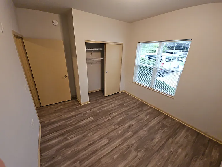 1479 Pleasant St — Photo 11