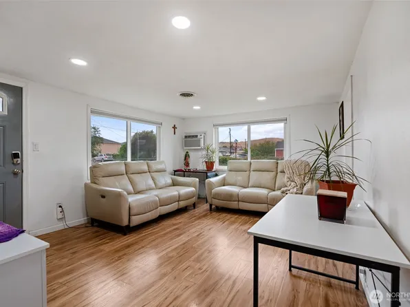 709 N 28th Avenue, Yakima, WA 98902