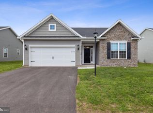 299 Edie Cir #114, Stewartstown, PA 17363