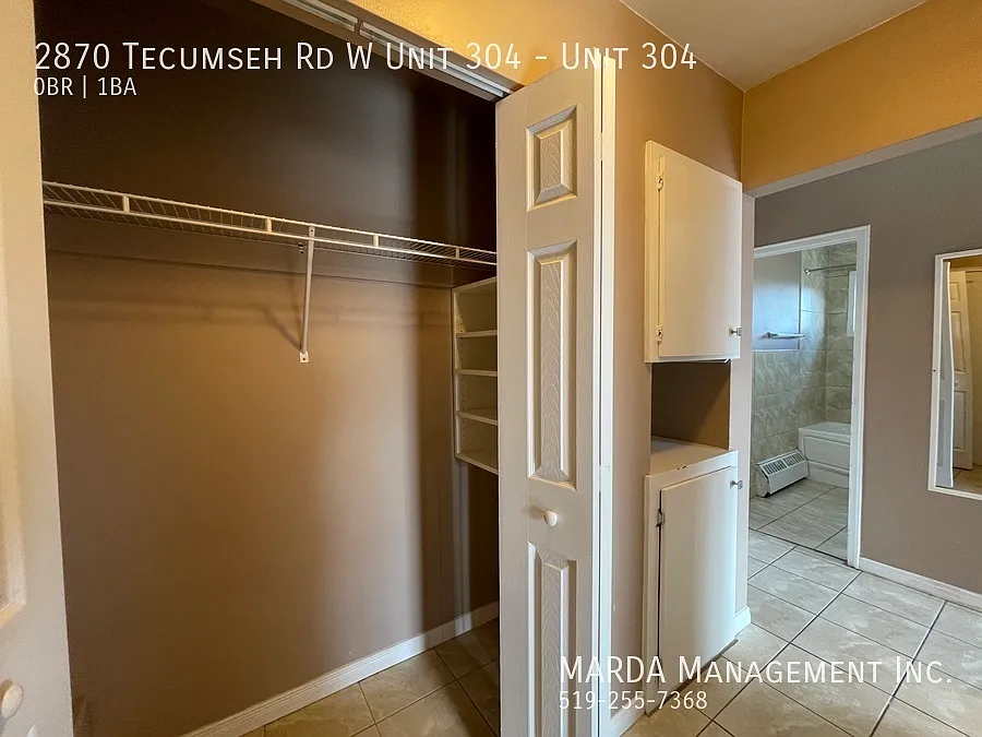 Spacious Bachelor Unit Near Huron Church! + Utilities — Photo 2