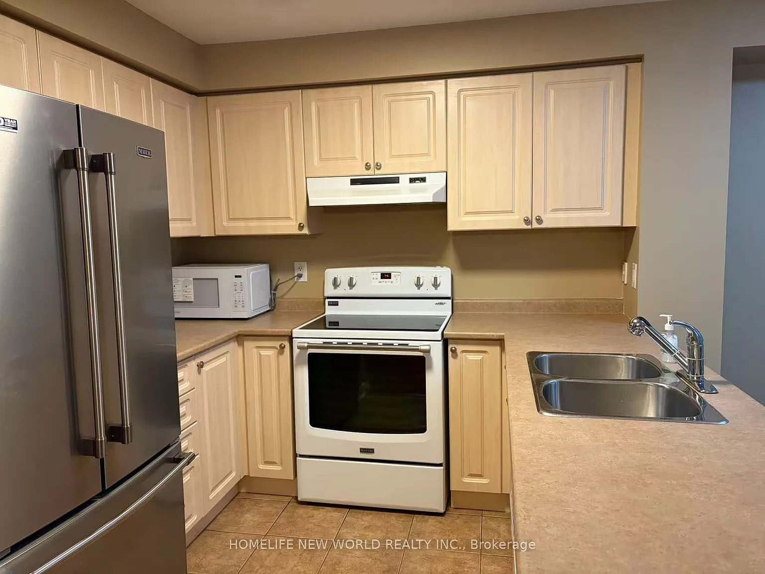 3 bed, $3,000 — Photo 3