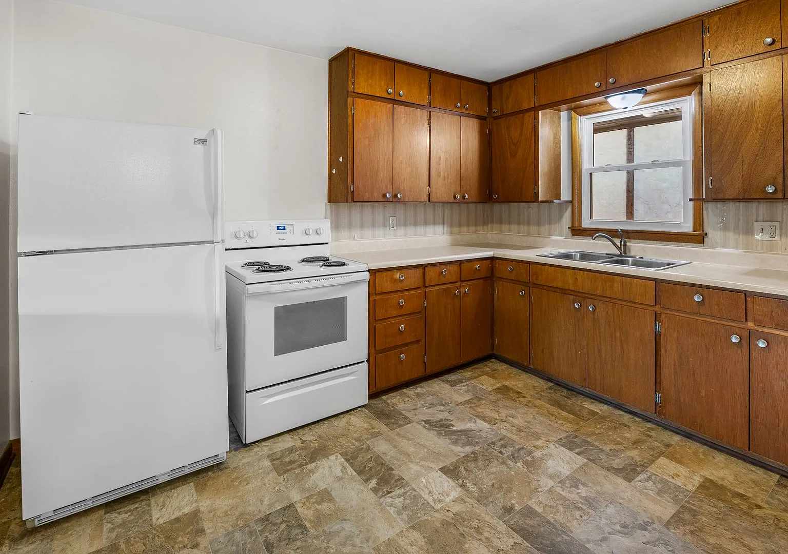 110 W Marion St — Photo 4