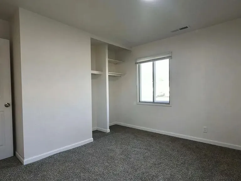 804 Saint Thomas Ln — Photo 9