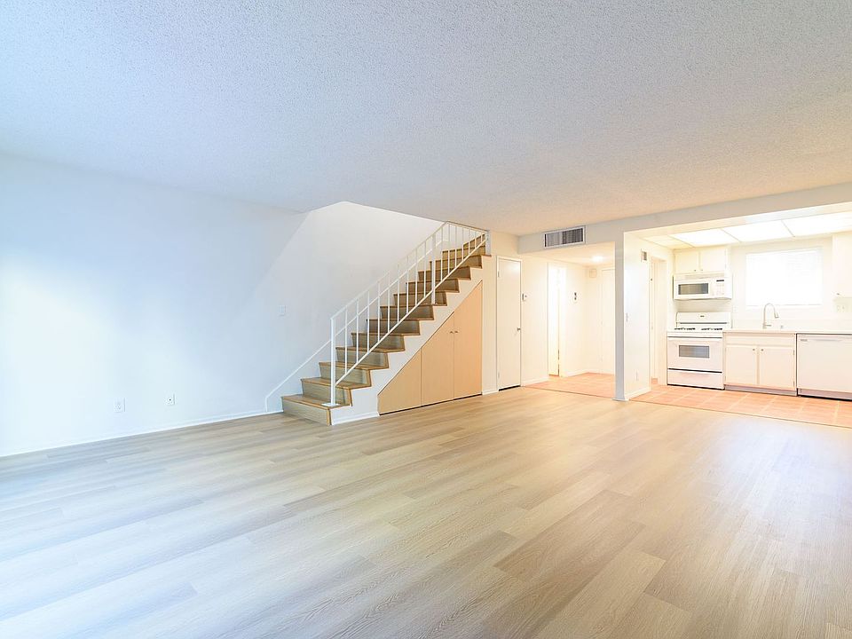 1st image of 4248 Troost Ave APT 2