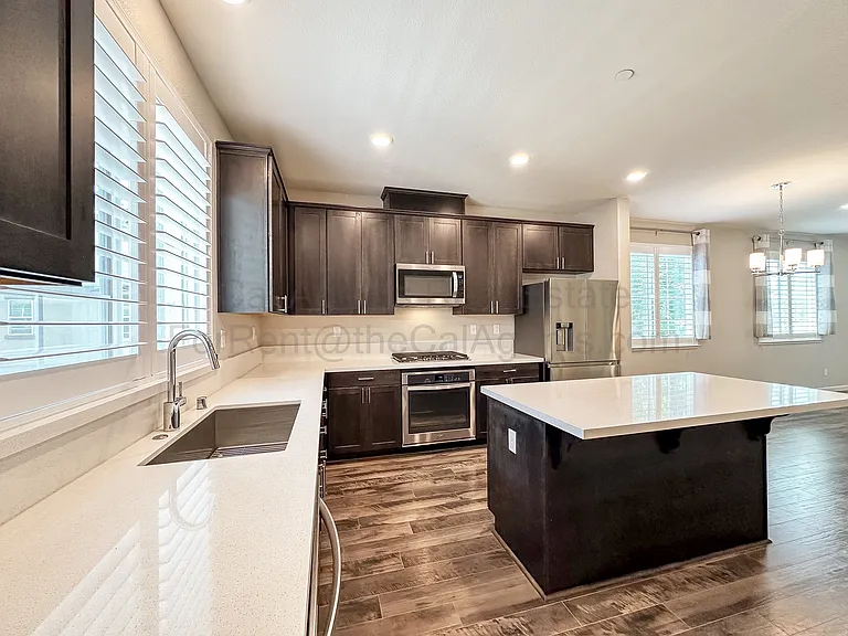 3331 Rosenblatt St — Photo 3