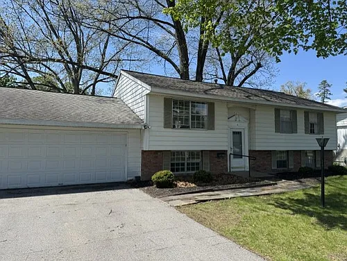 4 Iroquois Dr Photo 1