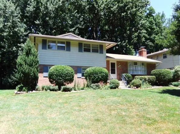 6411 Earlham Dr, Bethesda, MD 20817