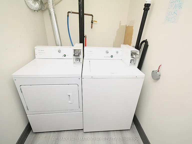 58 Queen St W #1 — Photo 9