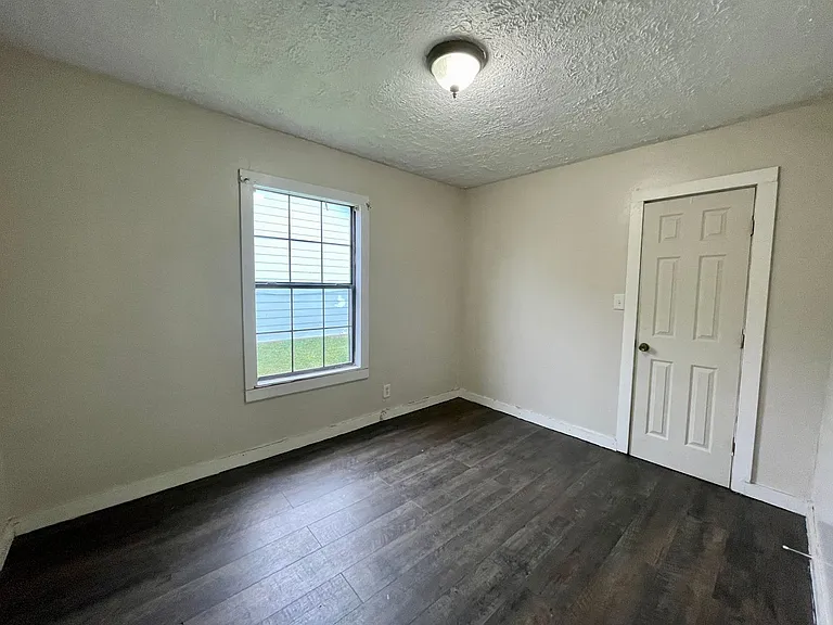 2450 S 8th St — Photo 11