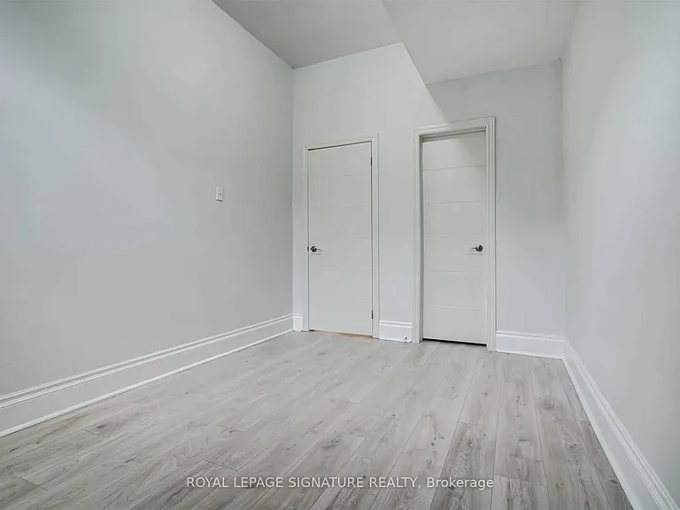 604 A Queen St W — Photo 7
