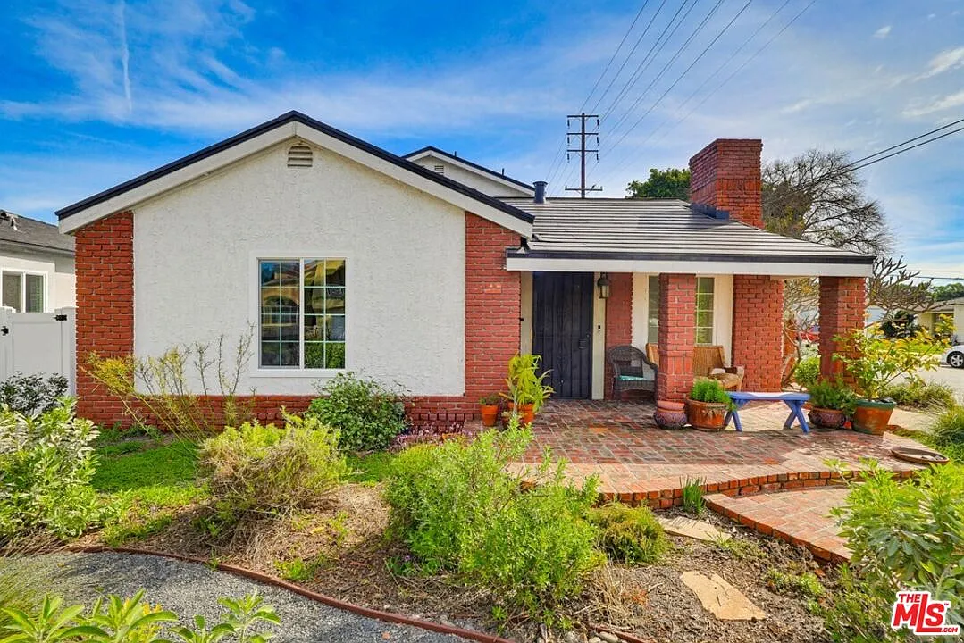 4 bed, 2.0 bath, 1825 sqft, $4,950 — Photo 3