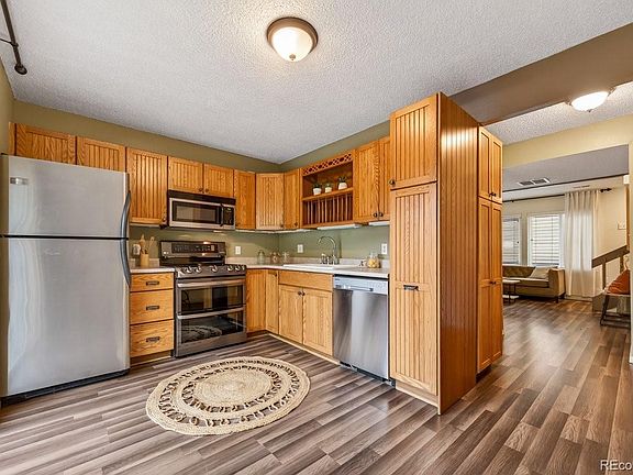 4th image of 985 W 10th Street #C4