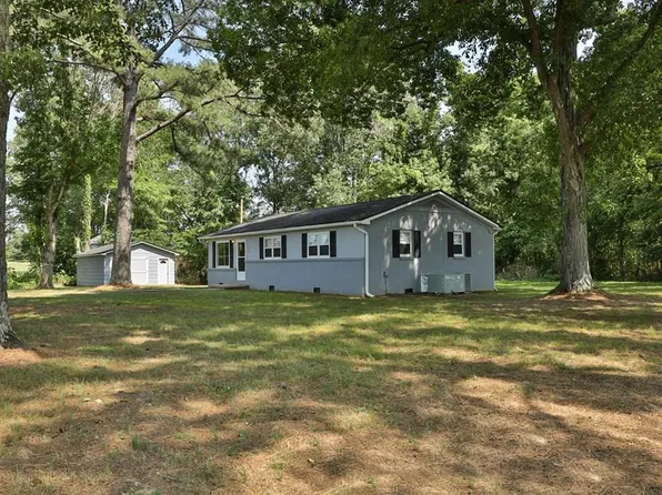 1956 Adams Rd, Sharon, TN 38255