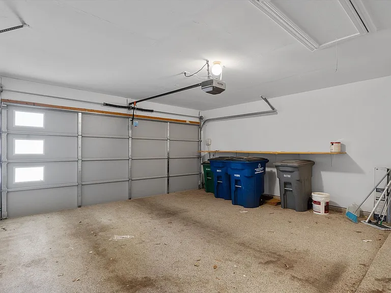 2304 Jesse Owens Dr — Photo 32