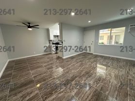 7260 1/2 Fountain Ave