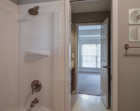 5th image of 123 Lea Ave