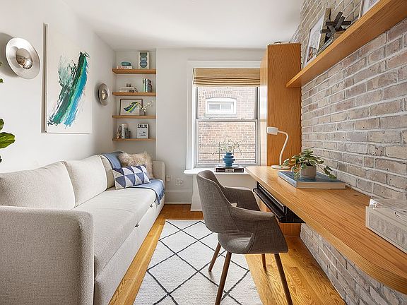 5th image of 104 Bedford St