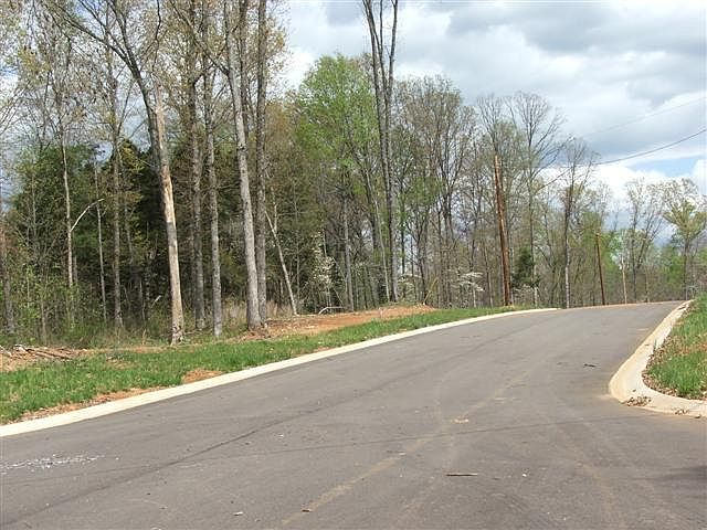 2nd image of 1335 Tannahill Way
