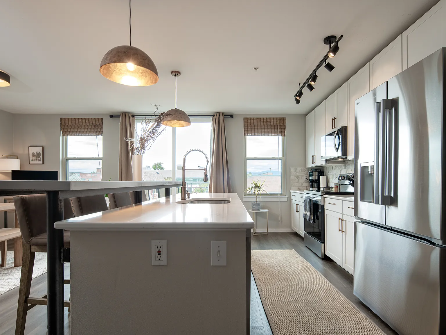 1 bed, 1114 sqft, $3,650 — Photo 3