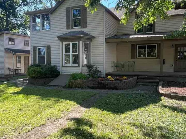 304 N 7th St, Saint Peter, MN 56082