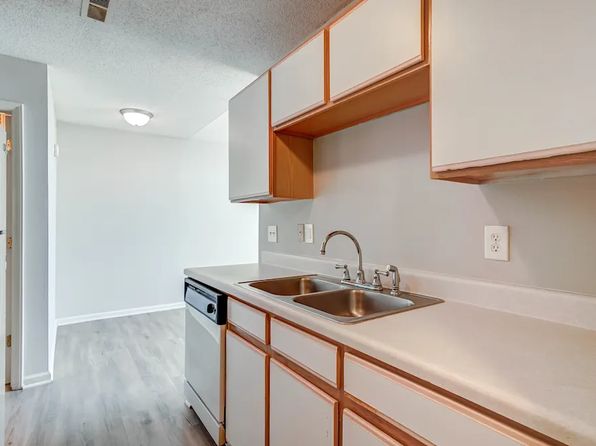 Hampton Village of Rocky Mount | 2443 Hurt Dr, Rocky Mount, NC