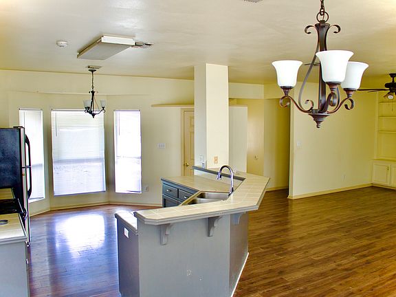 4th image of 110 W Avondale Dr
