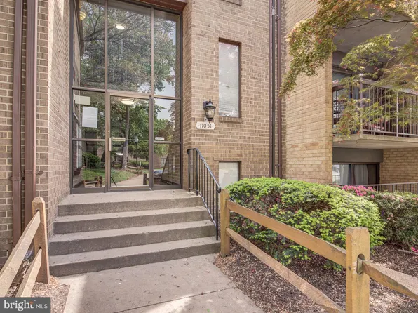 11051 Camfield Ct APT 204, Manassas, VA 20109