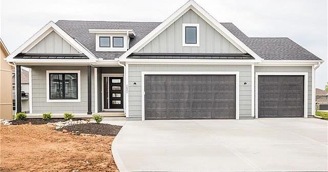 Photos are of another Noelle Model some selection May be different. Contact agent to make your sele