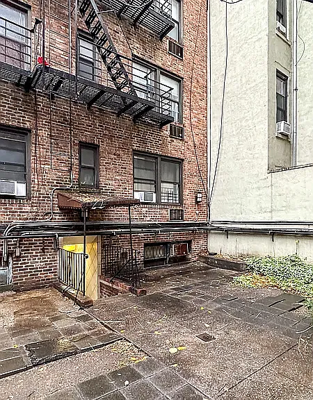 32 Cornelia St #5A — Photo 5