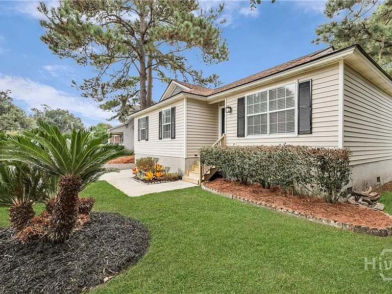 105 Crossover Ln — Photo 2