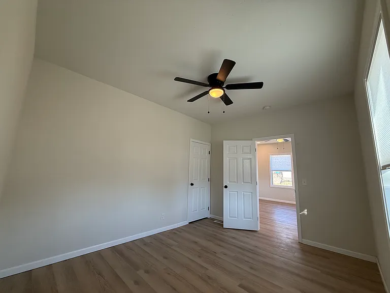 211 Frisco St — Photo 6