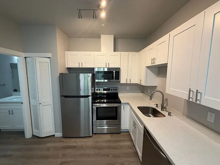 TAC T 7624 Pacific Ave (cot) — Photo 5
