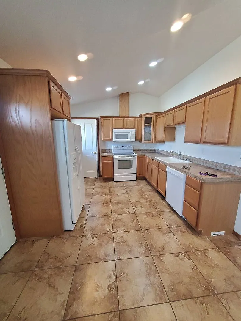 7524 Mcdougal Ave — Photo 3