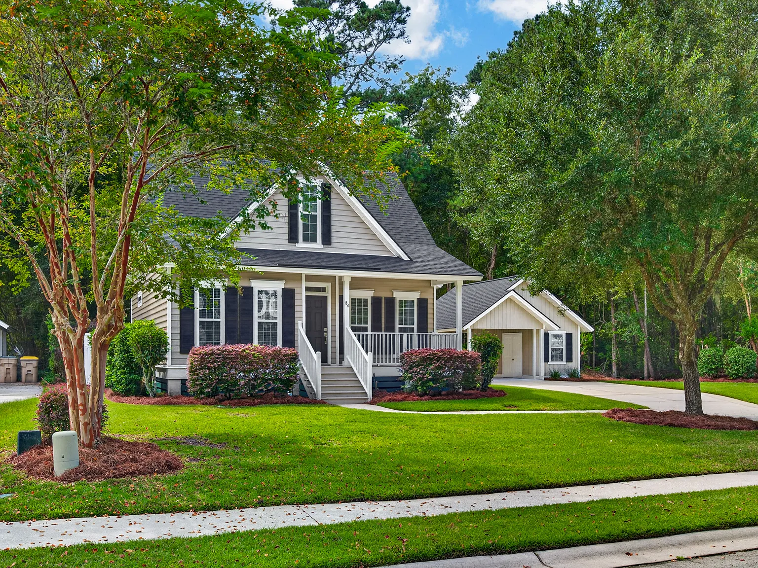 3 bed, 2.5 bath, 1467 sqft, $2,000 — Photo 2