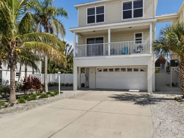 123 52nd St #B, Holmes Beach, FL 34217