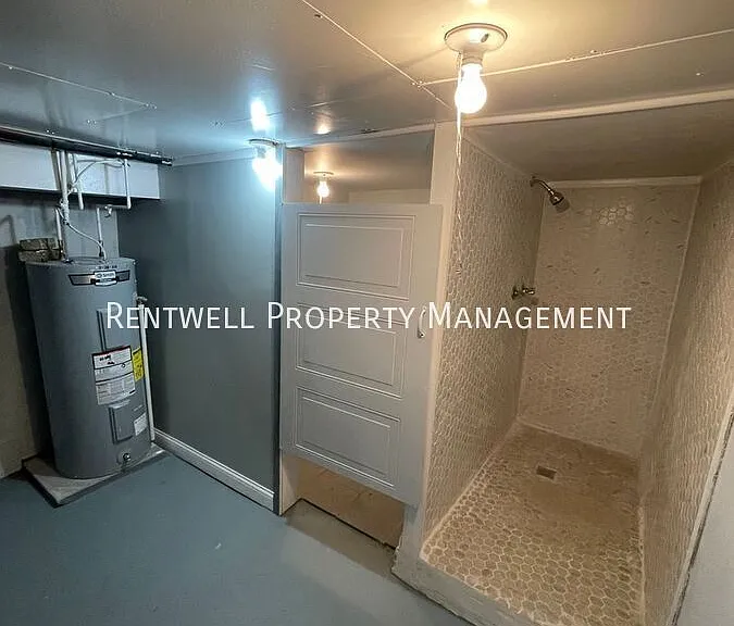 2420 Carey Way — Photo 23