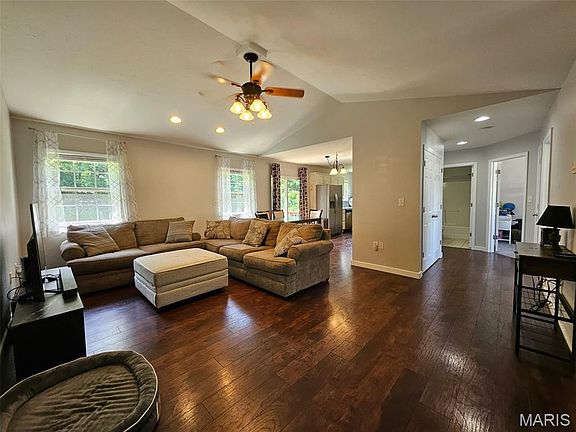 4th image of 119 Dogwood Cir
